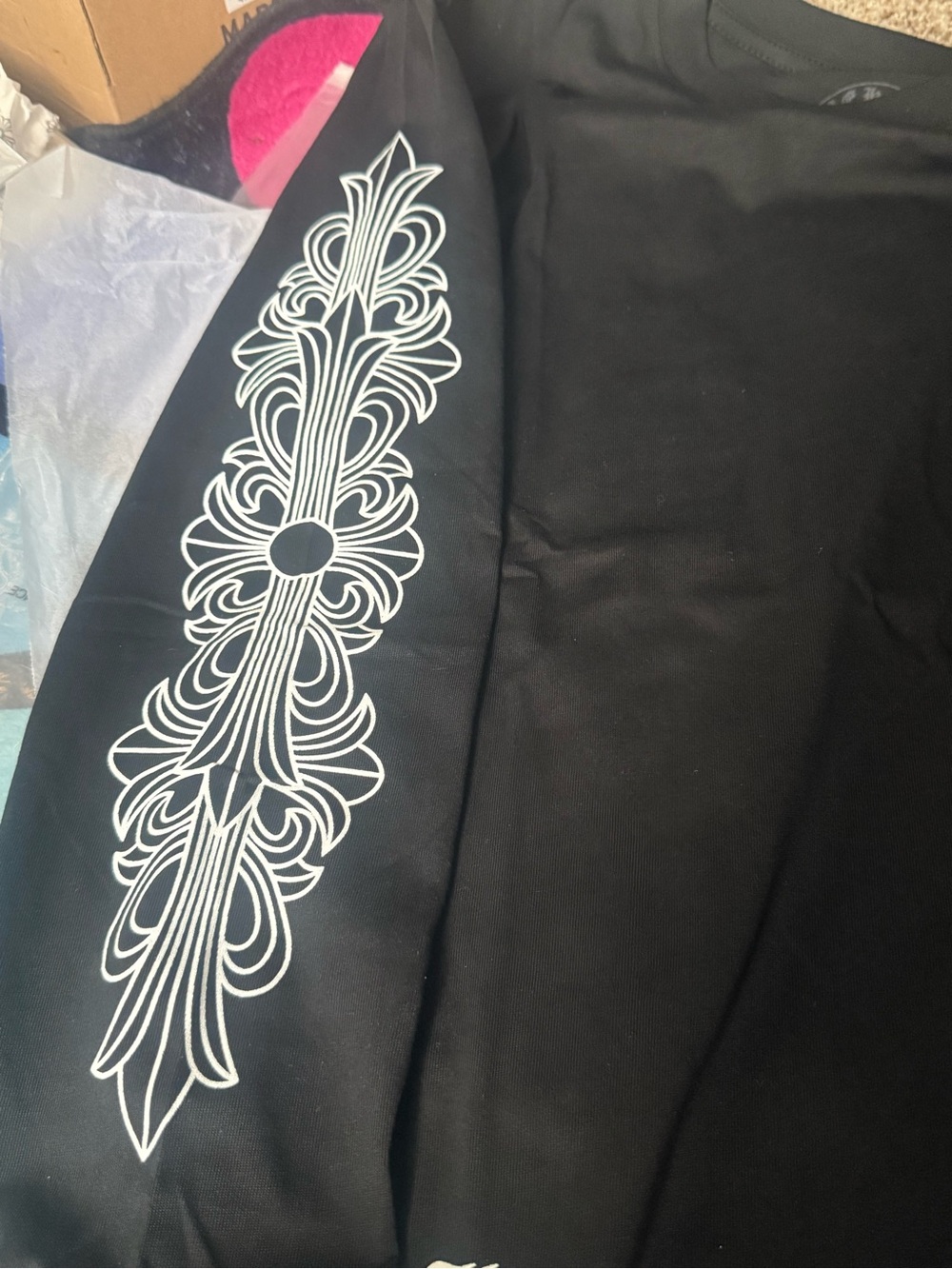 Black Long-Sleeve Graphic - Picture 9 of 12